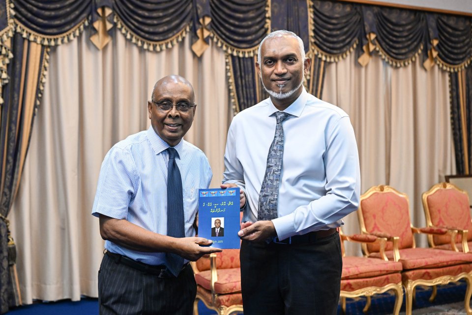 ސަލީމްގެ ''އެޗް.އާރު.ސީ.އެމް ގެ ހަނދާންތައް'' ރައީސަށް އަރުވައިފި