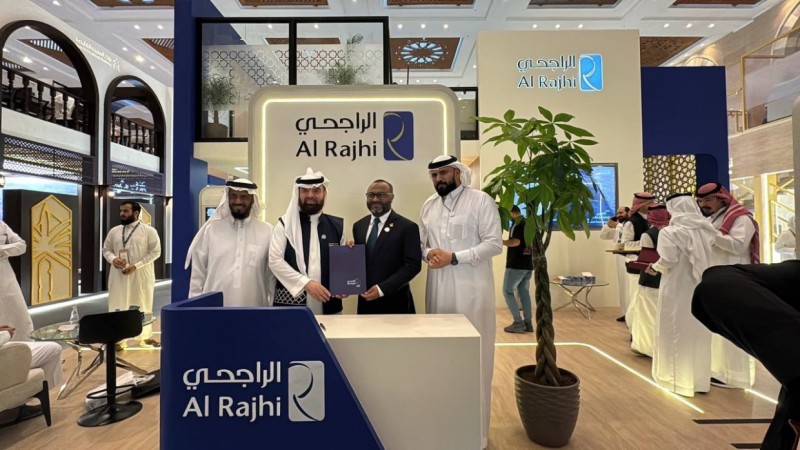 ހުޅުމާލެ ބޮޑު މިސްކިތުގެ މަޝްރޫއަށް ފައިނޭންސްކުރުމުގެ އެއްބަސްވުމުގައި ސޮއިކޮށްފި