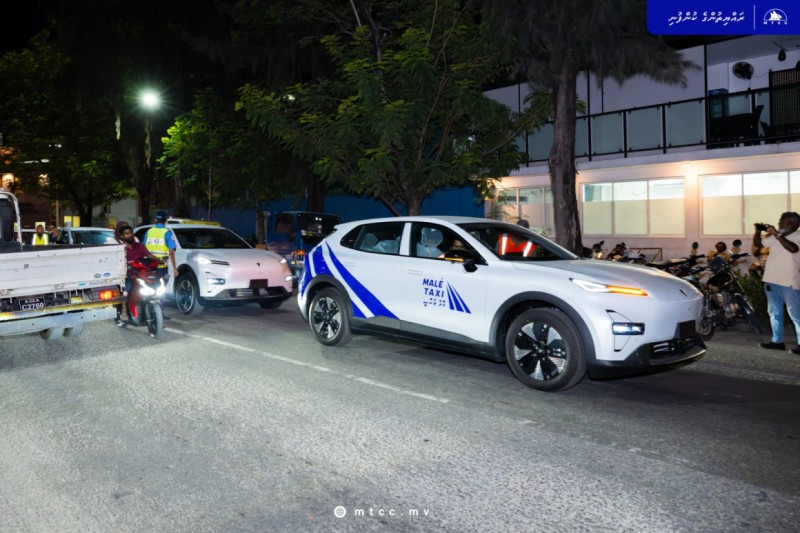 ސަރުކާރު ޓެކްސީ ލައިން: ހަނި މަގުތަކުގައި ދުއްވަން ކުދި ކާރުތައް ގެނެސްފި