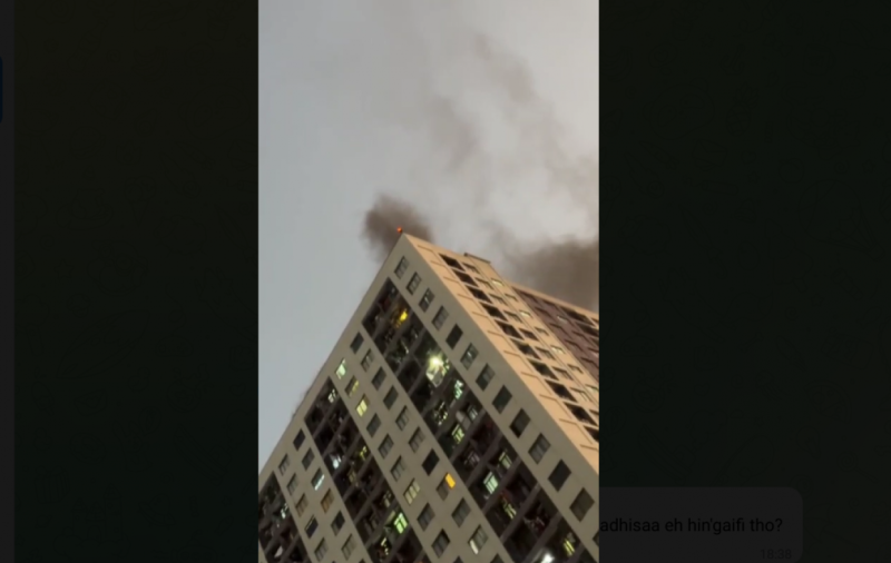 ހިޔާ ފުލެޓެއްގައި ރޯވެ، އަނދަނީ