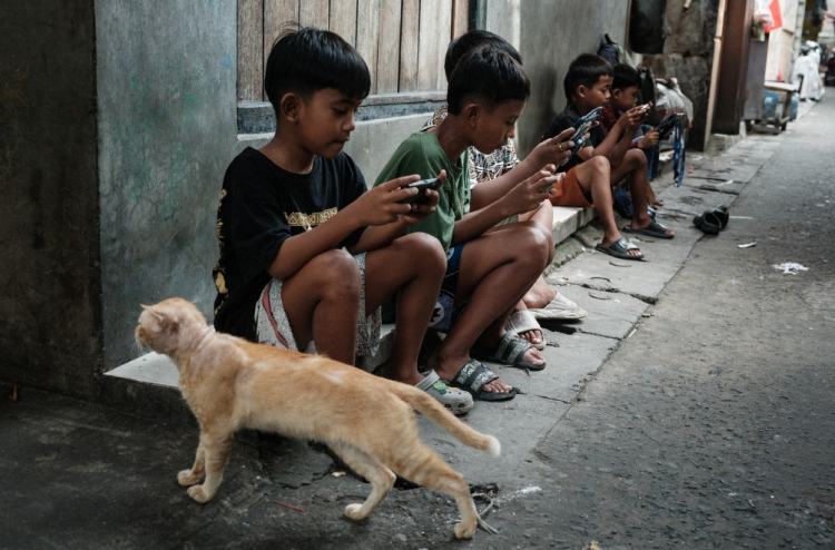 އިންޑޮނީޝިއާގައި އުމުރުން 16 އަހަރުން ދަށަށް ސޯޝަލް މީޑިއާ މަނާކުރާ ގާނޫނަށް ކުންފުނިތަކުން އަމަލެއް ނުކުރި