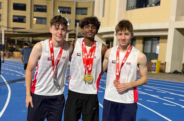 ދުބާއީގައި ރާއްޖޭގެ ނާއިކް އަށް ދެ ރަން މެޑަލް