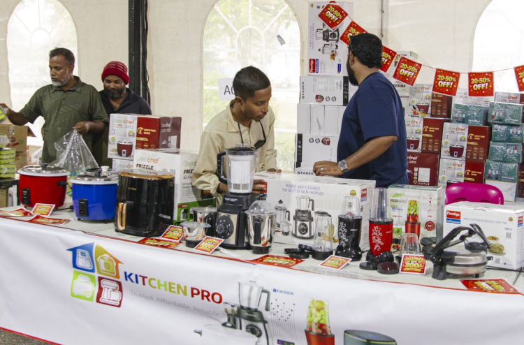 އެޗްޑީސީގެ ރޯދަ ބާޒާރަށް ބޮޑު ތަރުހީބެއް، މިއަދު ހަވީރު ހަބޭސް ބޮޑުބެރު ގުރޫޕުގެ ހަރަކާތްތައް އޮންނާނެ