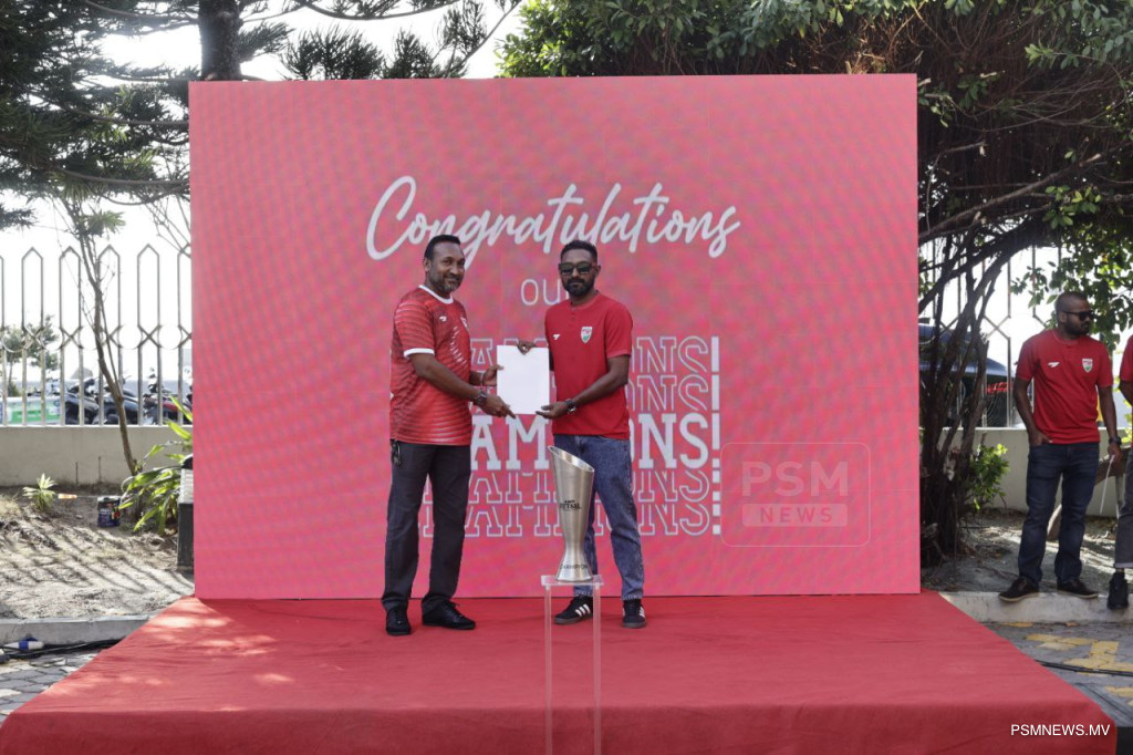 ފުޓްސަލް ޓީމަށް އެސްޓީއޯއިން 1 ލައްކަ