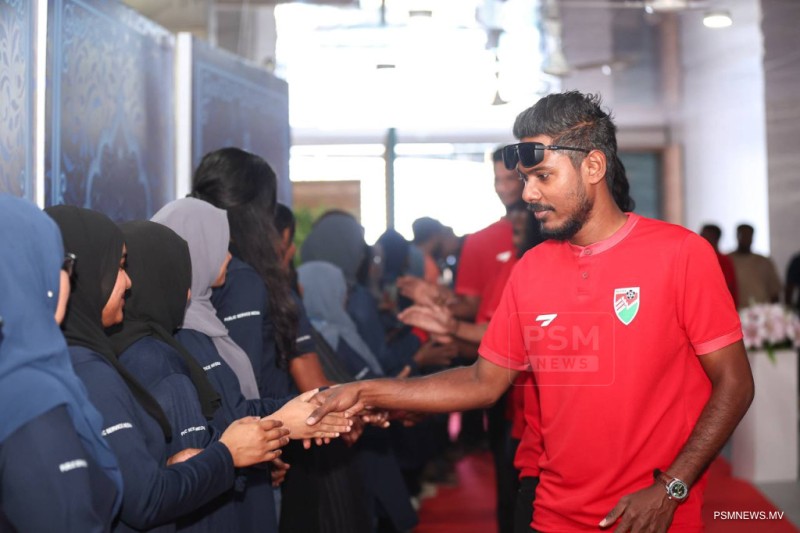 ފޮޓޯ: ޤައުމީ ފުޓްސަލް ޓީމަށް ޕީއެސްއެމް އިން ކުލަގަދަ މަރުޙަބާއެއް