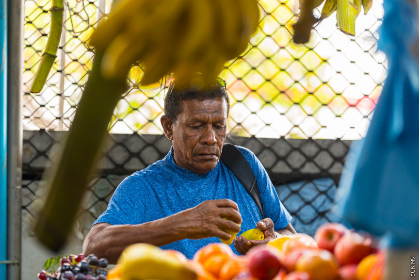 ރޯދަ މަހު އެއް ލައްކަ ރުފިޔާ ލިބޭ ވިޔަފާރިވެރިން: "މިފަހަރު ޚަރަދު ކެނޑޭ ވަރަށް ވެސް ނުލިބުނު"