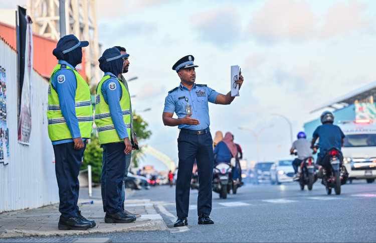 މަގާމުގައި ދެ އަހަރުވީ ފުލުހުންނަށް ކަނޑައެޅި އެލަވަންސް ދޭން ފަށައިފި