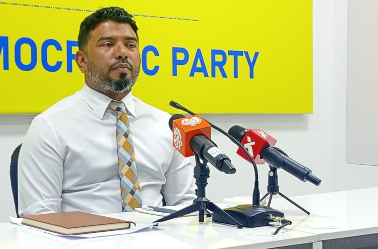 އިދިކޮޅު ކެންޑިޑޭޓުންގެ ނަން އަނބުރާ ގެންދަން ނުފޫޒު ފޯރުވާ ކަމަށް އެމްޑީޕީން ތުހުމަތުކޮށްފި