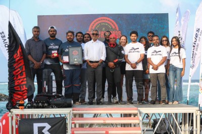 ކަނޑު އަޑިން 3 އަތޮޅަކަށް ދަތުރުކޮށް ޝަފްރާޒް ދުނިޔޭގެ ރެކޯޑެއް