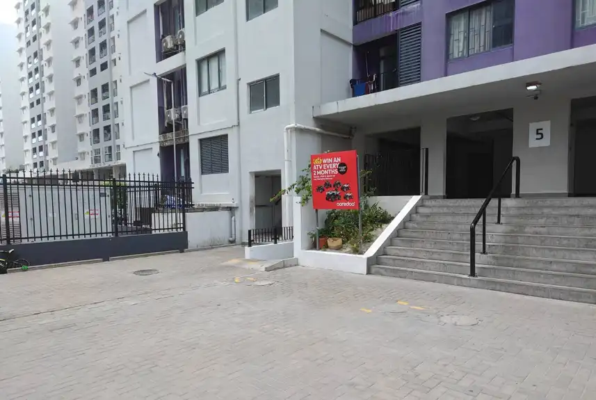 ހިޔާ ފްލެޓް 5 ގައި ހިނގި އަލިފާނުގެ ހާދިސާގައި ގެއްލުންވި އޭސީތަކުގެ އައުޓްޑޯ ޔުނިޓްތައް ބަހައްޓާފައި ހުރި ސަރަހައްދު ސާފުކޮށްފައި