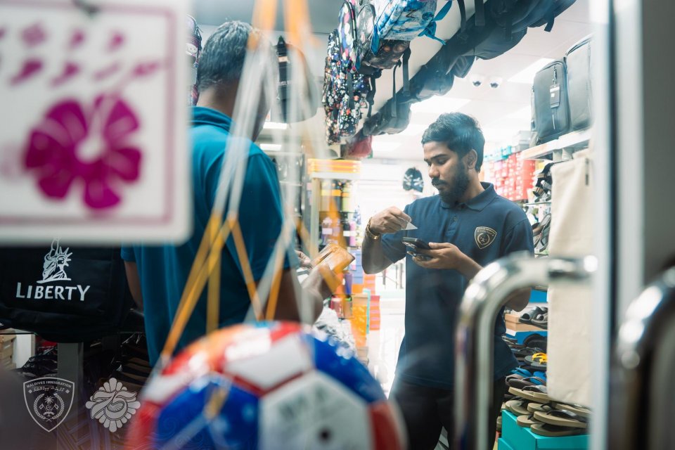 95 ބިދޭސީއެއް ބަލައިފާސްކޮށް 10 މީހަކު އިމިގްރޭޝަނުގެ ބެލުމުގެ ދަށަށް