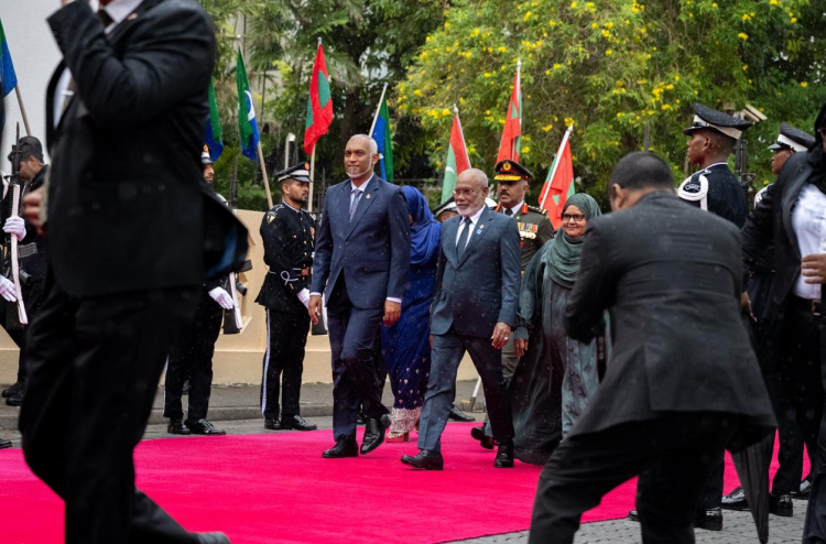 ދައުލަތުގެ ރިޒާވް ފުރަތަމަ ފަހަރަށް ބިލިއަން ޑޮލަރަށް ވުރެ މަތީގައި