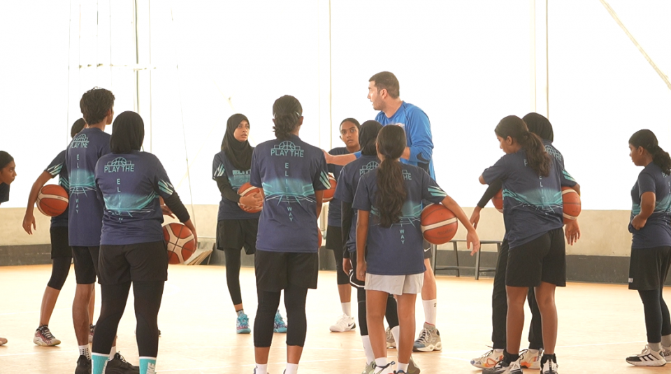 އެލީޓް ބާސްކެޓް ބޯލް އެކަޑަމީ އިން ތަމްރީނު ކޭމްޕްއެއް ބާއްވައިފި