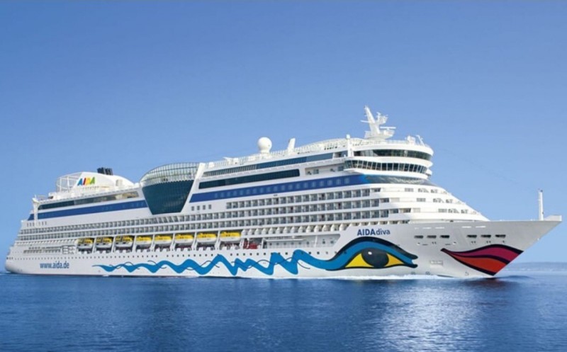 2،000 އެއްހާ ފަތުރުވެރިންނާ އެކު، ކްރޫޒްލައިނާ "އައިޑާ ޑީވާ" ރާއްޖެ އަތުވެއްޖެ