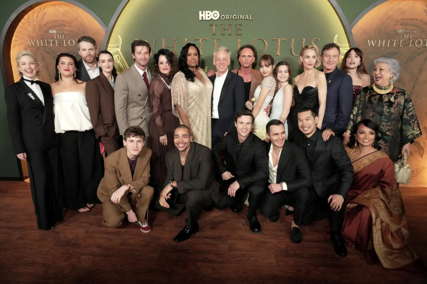 'ދަ ވައިޓް ލޮޓަސް 4'ގެ ކާސްޓުގައި ދީޕިކާ؟