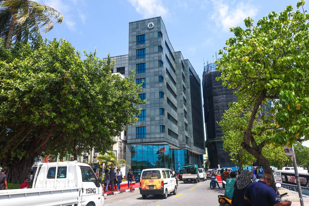 ދައުރުވާ ފައިސާގެ ތެރެއަށް އައު ނޫޓުތަކެއް ބާޒާރަށް ނެރެނީ ކީއްވެ؟