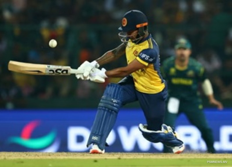 ލަންކާ އަތުން ބަލިވެ އޮސްޓްރޭލިޔާގެ ބާރު ކެނޑިއްޖެ