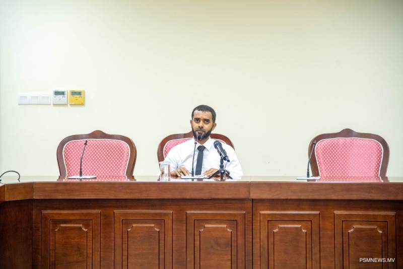 އިލެކްޝަންސް ކޮމިޝަނުގެ މެންބަރަކަށް ރިފްޢަތު އައްޔަންކުރަން މަޖިލީހުން ފާސްކޮށްފި