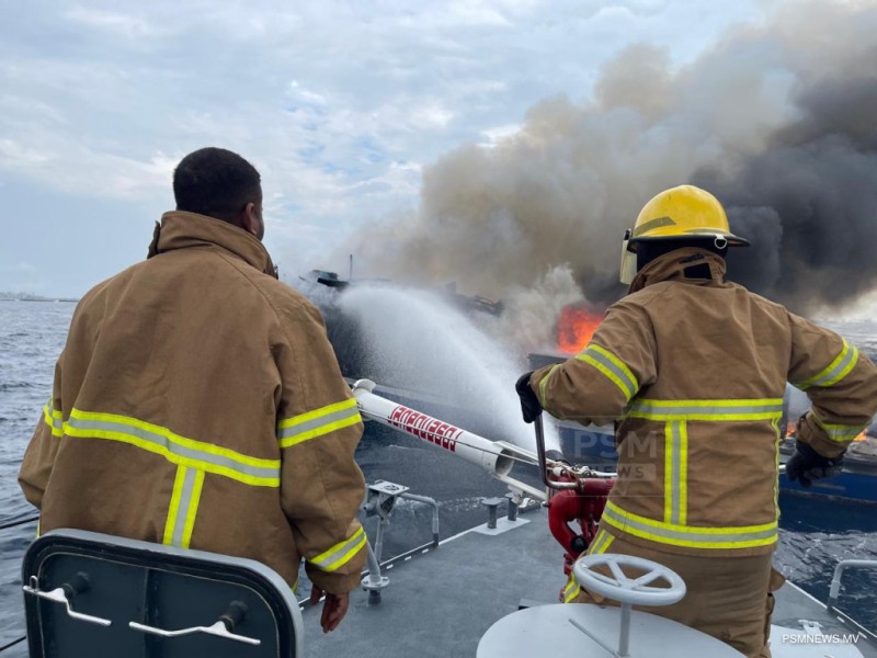 ރޯވި މަސްދޯނީގައި ތިބި މީހުން މާލެ ގެންނަނީ