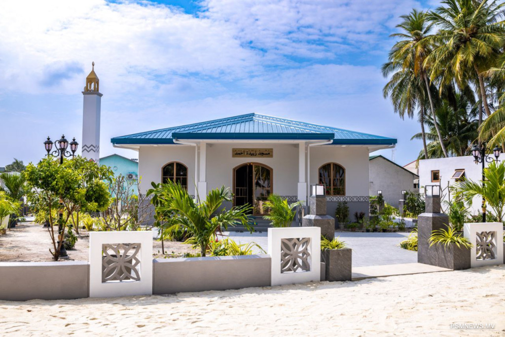 އިހަވަންދޫގައި އަލަށް ބިނާކުރި މިސްކިތް ހުޅުވައިފި