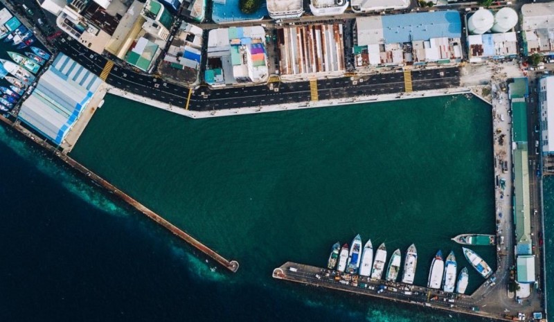 ބޭރު މަގުގެ މަސްމާރުކޭޓު ސަަރަހައްދުގައި ތާރު އަޅައި، އަލުން ހުޅުވާލައިފި