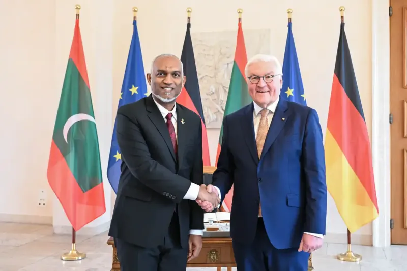 ރައީސް މުއިއްޒު ޖަރުމަނުވިލާތުން އެނބުރި ވަޑައިގެންފި