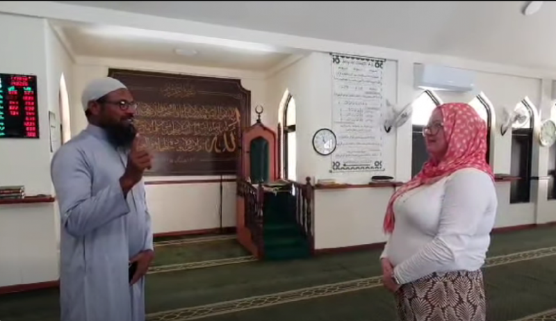 ދިއްފުއްޓަށް ޗުއްޓީއަށް ދިޔަ ބޭރުގެ ފަތުރުވެރިއަކު އިސްލާމްވެއްޖެ