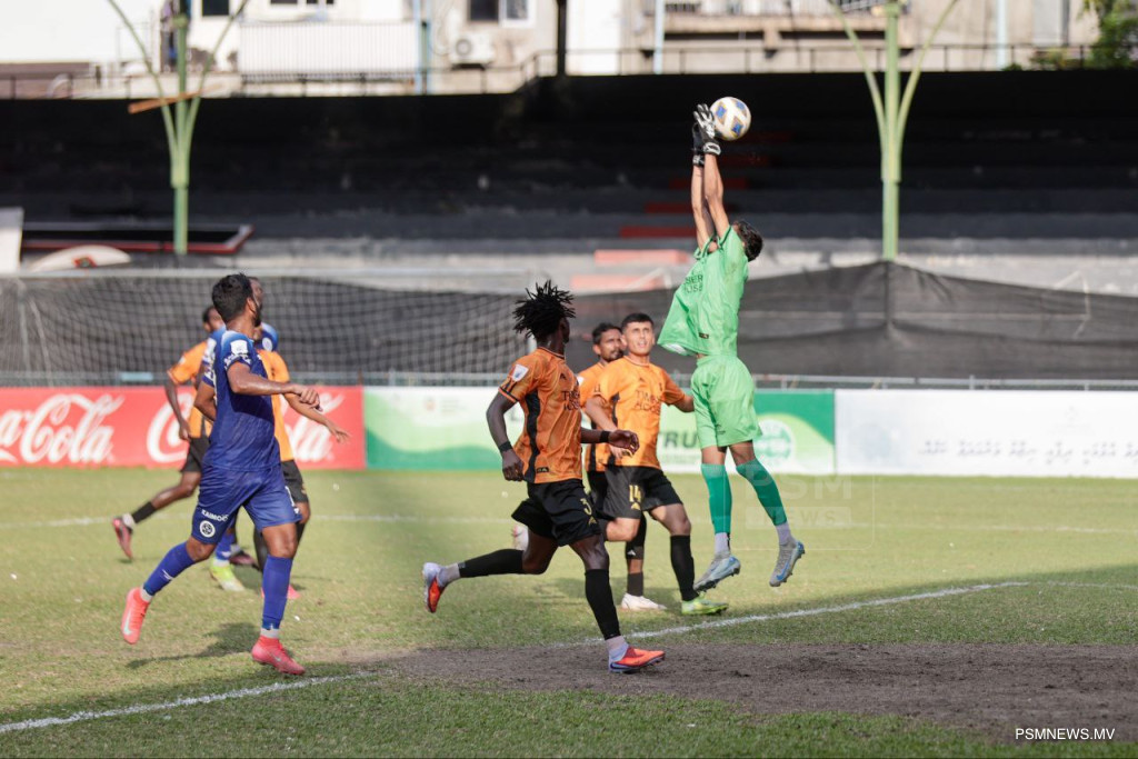 ޕްރެޒިޑެންޓްސް ކަޕް: އީގަލްސް ބަލިކޮށް ނިއު ސެމީއަށް