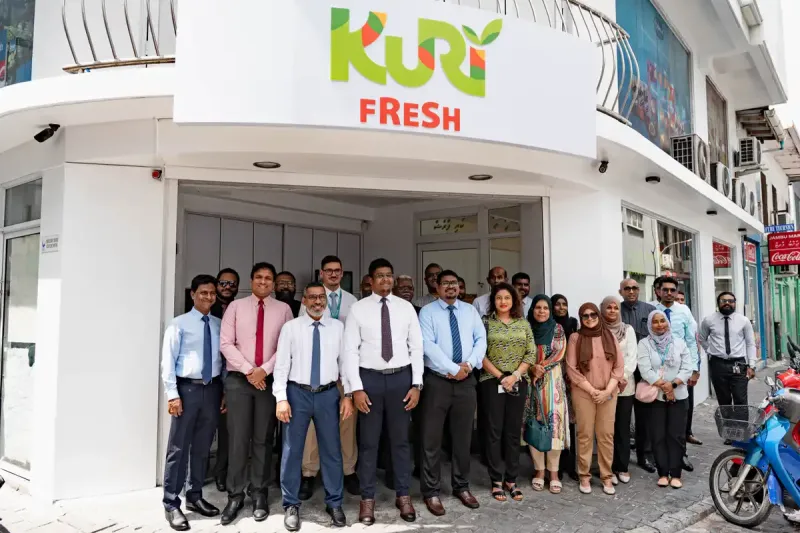 ސިމްޑީ އިން ރޯދަ މަހާއި ދިމާކޮށް "ކުރިފްރެޝް"ގެ ނަމުގައި މޭވާ އާއި ތަރުކާރީ ލިބޭ ފިހާރައެއް ހުޅުވައިފި