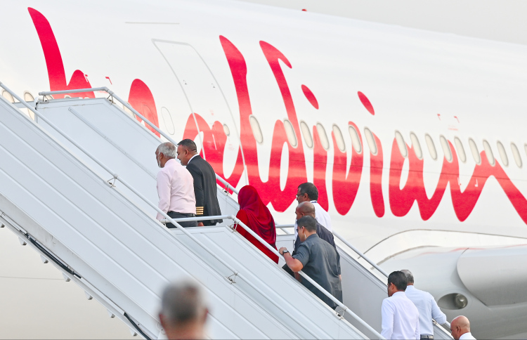 ބަންގްލަދޭޝްގެ އާ ބޮޑުވަޒީރު ހުވާކުރައްވާ ރަސްމިއްޔާތަށް ރައީސް ފުރާވަޑައިގެންފި