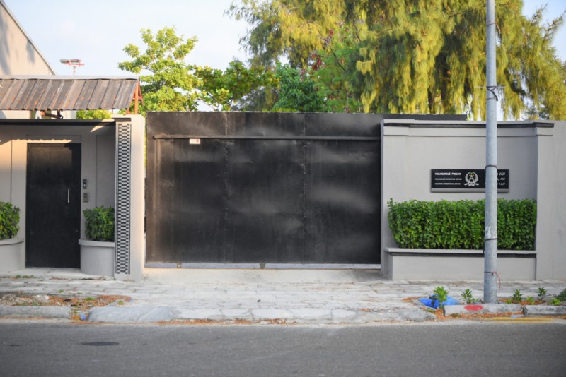 ހުކުމް ތަންފީޒު ކުރަމުންދަނިކޮށް މިމަހު މަރުވި ދެ މީހުންގެ ހަށިގަނޑު އޮޓޮޕްސީ ހެދުމަށް އިންޑިއާއަށް ފޮނުވައިފި