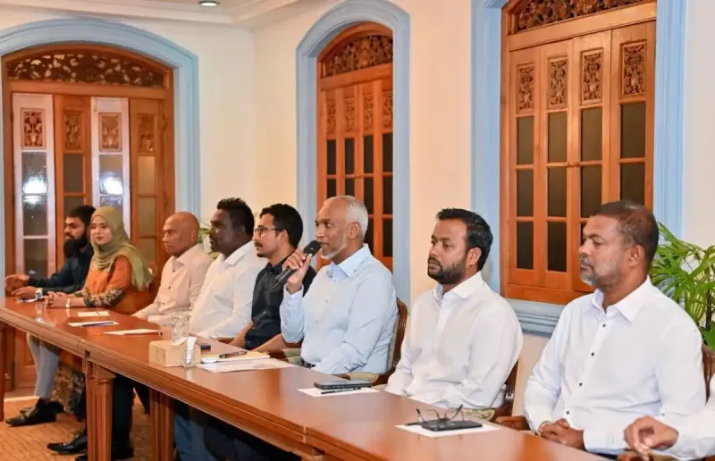 ޕީއެންސީގެ ކެންޑިޑޭޓުން ބައިތިއްބައިގެން އެއްބަޔަކަށް މުއިއްޒު އެ ބަހާލީ 16 މިލިއަން ރުފިޔާ: މެމްބަރު އައްބާސް