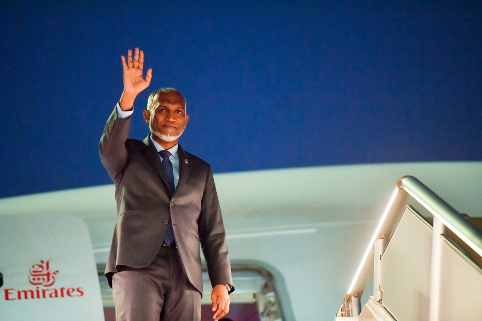 ރައީސް ބަންގްލަދޭޝްއަށް ފުރާވަޑައިގެންފި