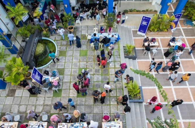 އޭސީސީން އެމްއެންޔޫގެ މުވައްޒަފުންގެ ނަޒާހަތްތެރިކަން ކުރިއެރުވުމުގެ މަސައްކަތް ކުރަނީ