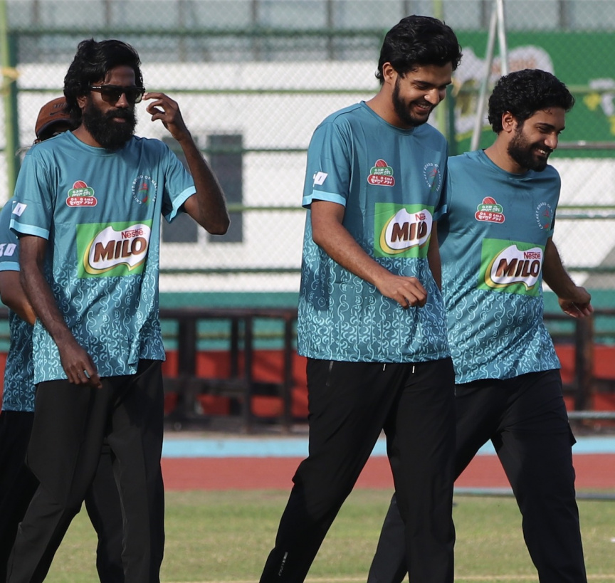 ސަތާރަ ވަރަކަށް އަހަރުފަހުން ޝާކާއާއި ޝިޔަޅޭ ކްރިކެޓު ދަނޑަށް