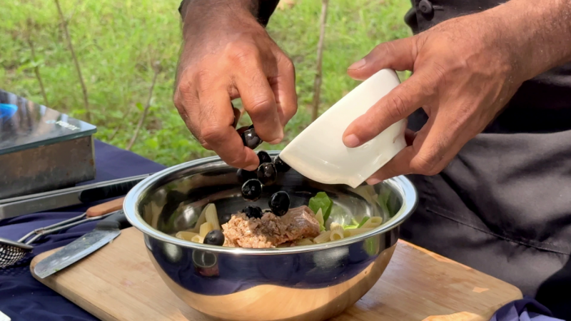 ސަން ބަދިގެ: ކްރީމީ ޕާސްތާ ސެލެޑް