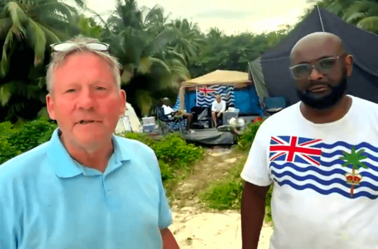 ޗާގޯސްގެ ހަތަރު މީހަކު އެތަނުގެ ރަށަކަށް އަރައި ހަޅުތާލުގައި