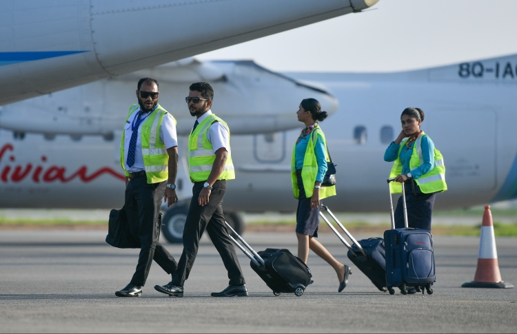 ލޯނާއި ސްކޮލަޝިޕްގައި ޕައިލެޓްކަން ކިޔަވައިގެން ތިބި މީހުންގެ އަދަދު 750 އިން މަތީގައި