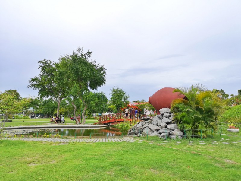 ސެންޓްރަލް ޕާކުގައި ބިދޭސީންގެ މާރާމާރީއެއް: ދެ މީހަކު ހައްޔަރުކޮށްފި، ދެ މީހަކު ފިލައިފި