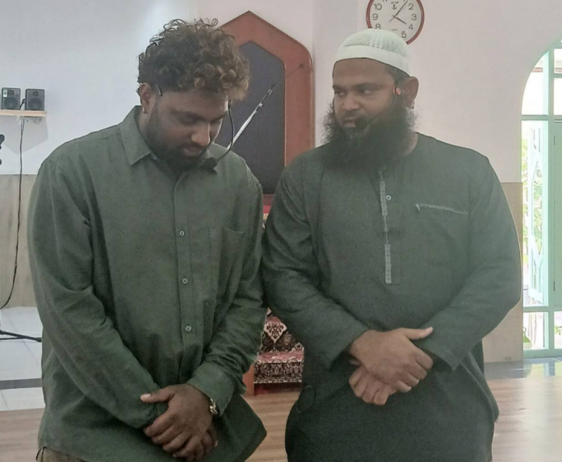 ސ. ފޭދޫގައި މަސައްކަތްކުރާ ލަންކާ ރައްޔިތަކު އިސްލާމްވެއްޖެ