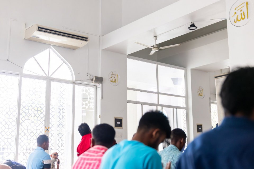 މައި ހޯލުގައި 800 މީހުންނަށް ނަމާދުކުރެވޭ ހަތަރު މިސްކިތެއް އޭސީކޮށްފި