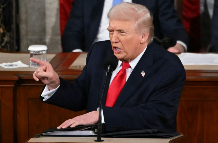 އީރާންގެ އަސްކަރިއްޔާއަށް އޮތީ މަރު ނުވަތަ އަމާންދިނުން: ޓްރަމްޕު