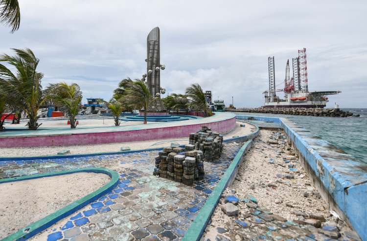 ޕާކުތަކާއި މައިޒާންތައް އީދަށް ނިންމަނީ