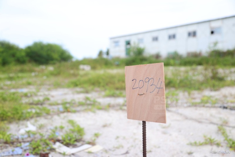 ހުޅުމާލެއިން ބިން ލިބުނު ކަމުގެ ލިޔުން ހެދި 12 މީހަކަށް ދަޢުވާކުރަނީ