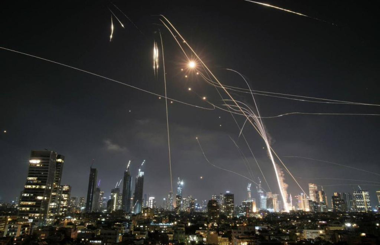 އިޒްރޭލުން އީރާނަށް ހަމަލާދީފި