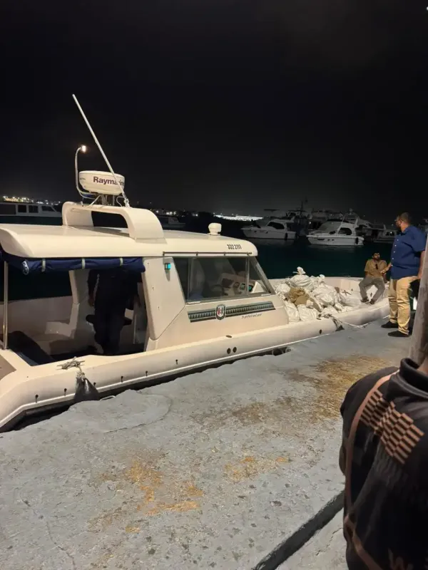 ފުލުހަކު ވަގަށް ނެގި ކަމަށް ތުހުމަތު ކުރެވޭ، ދެ މިލިއަން ރުފިޔާގެ ހުއިފިލަނޑާތައް ނީލަން ކިޔަން ފުލުހުން އަނެއްކާ ވެސް އިއުލާންކޮށްފި