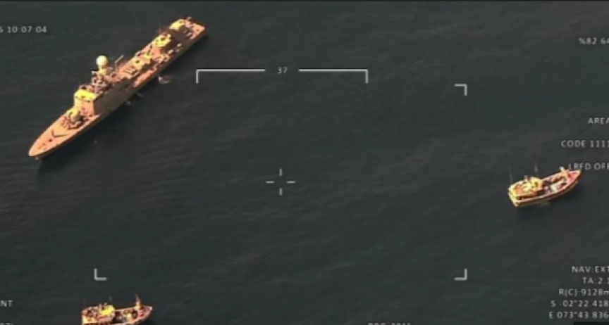 މޮރިޝަސްއިން ދެމި ރަތް ރޮނގާއެކު ކަނޑައިލި ގުޅުން: އިތުރު ގޮންޖެހުމެއް؟