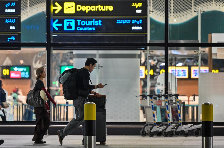 މިއަދު 19 ފްލައިޓެއް ކެންސަލްވެ، 3،000 އަށް ވުރެ ގިނަ ފަސިންޖަރުންނަށް ދަތިތަކާ ކުރިމަތިވި