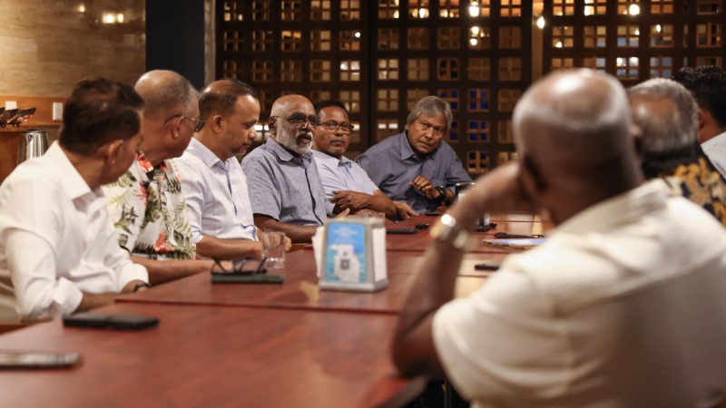 ދެ އިންތިޚާބު އެއްކޮށްލުން: މިހާ އަވަސް އަރުވާލައިގެން ކުރަން ޖެހޭ ކަމެއްތަ؟