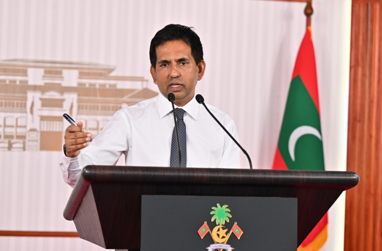 ކާބޯތަކެއްޗާއި ތެލާއި ގޭހަކަށް ނުޖެހޭނެ، މުދާ ގެނެވޭނެ އިތުރު މަގުތައް ބަލަނީ